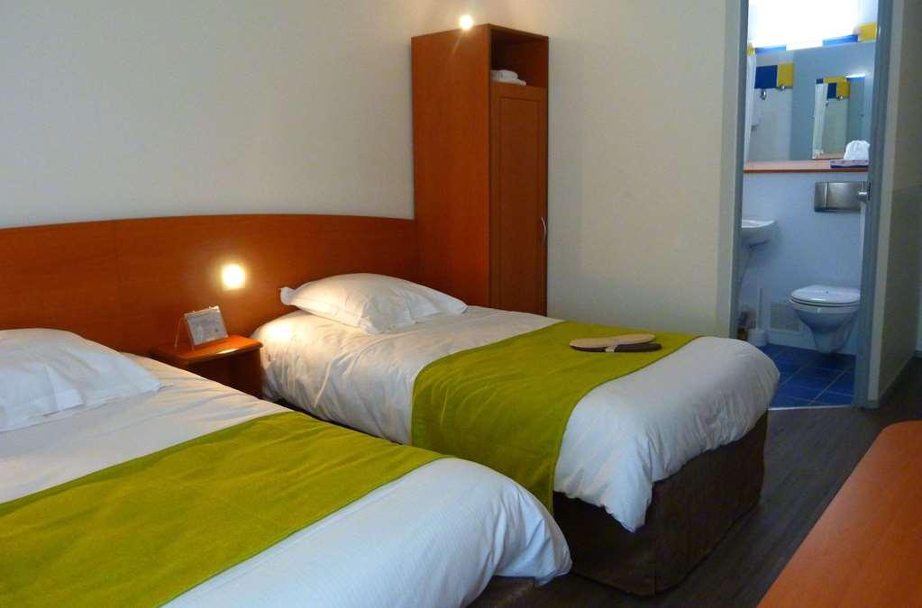 Kyriad Bergerac Saint-Laurent-des-Vignes Zimmer foto